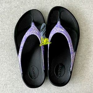 Oofos Oolala Limited Lavender Paisley sandals